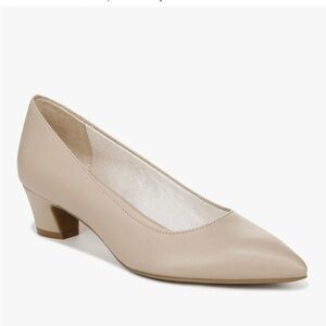 Life Stride Classic Beige Heels